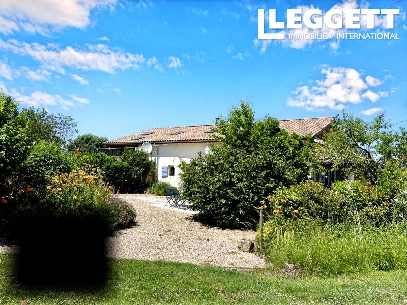 Property photo 2 of 10