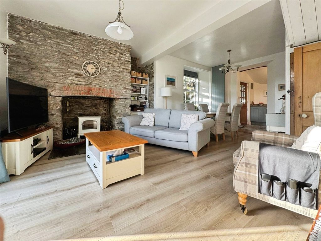 Property photo 2 of 60 Farm House