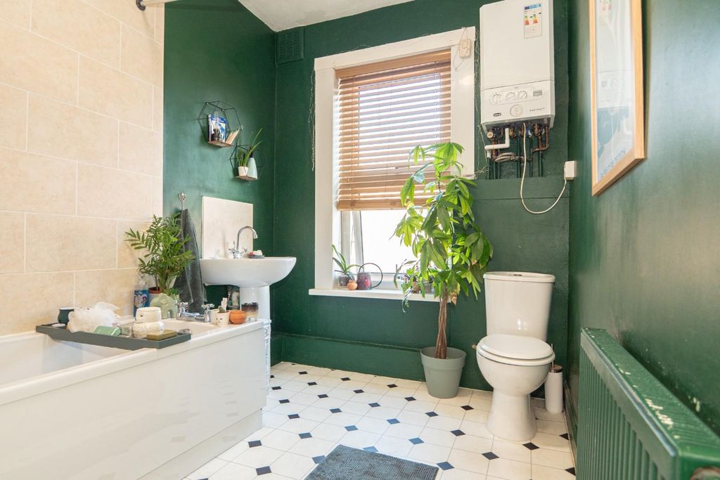 Property photo 3 of 12 Bathroom