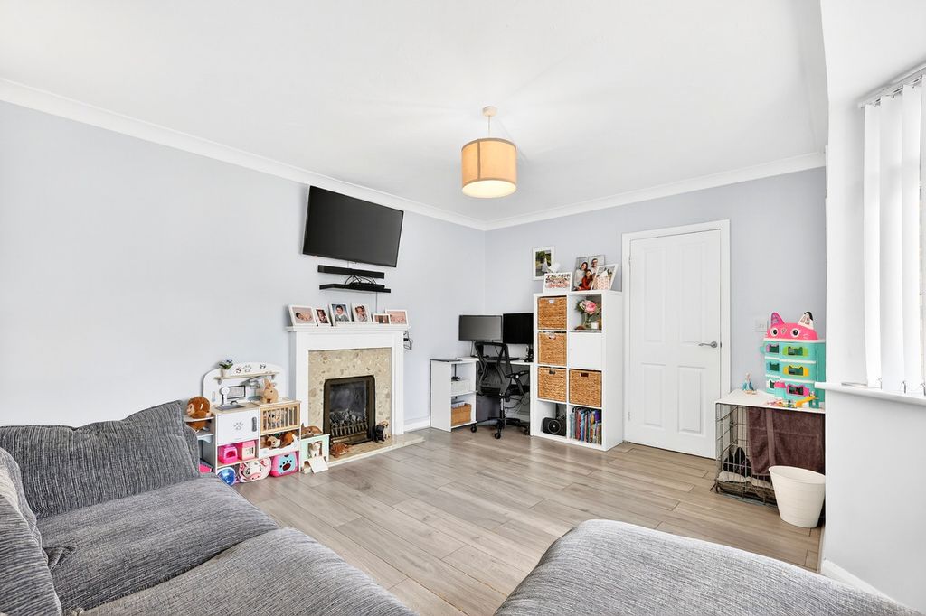 Property photo 3 of 21