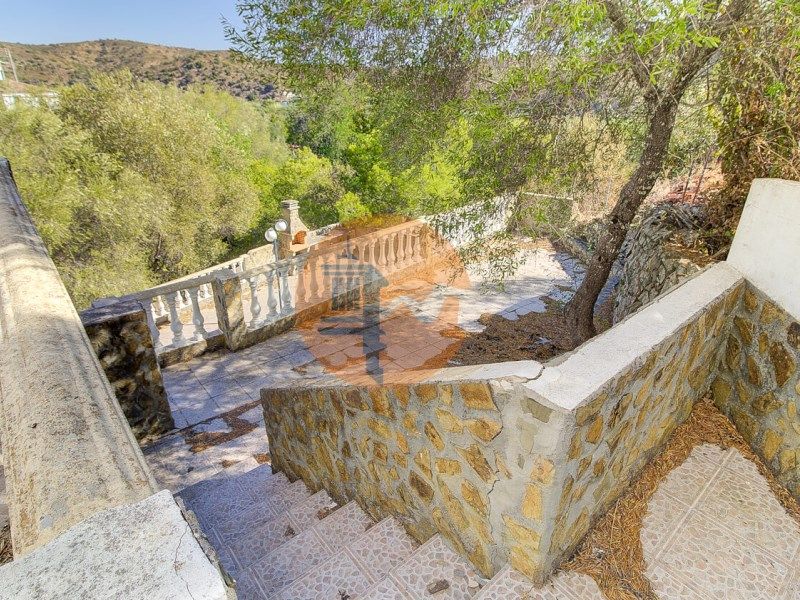 Property photo 3 of 45