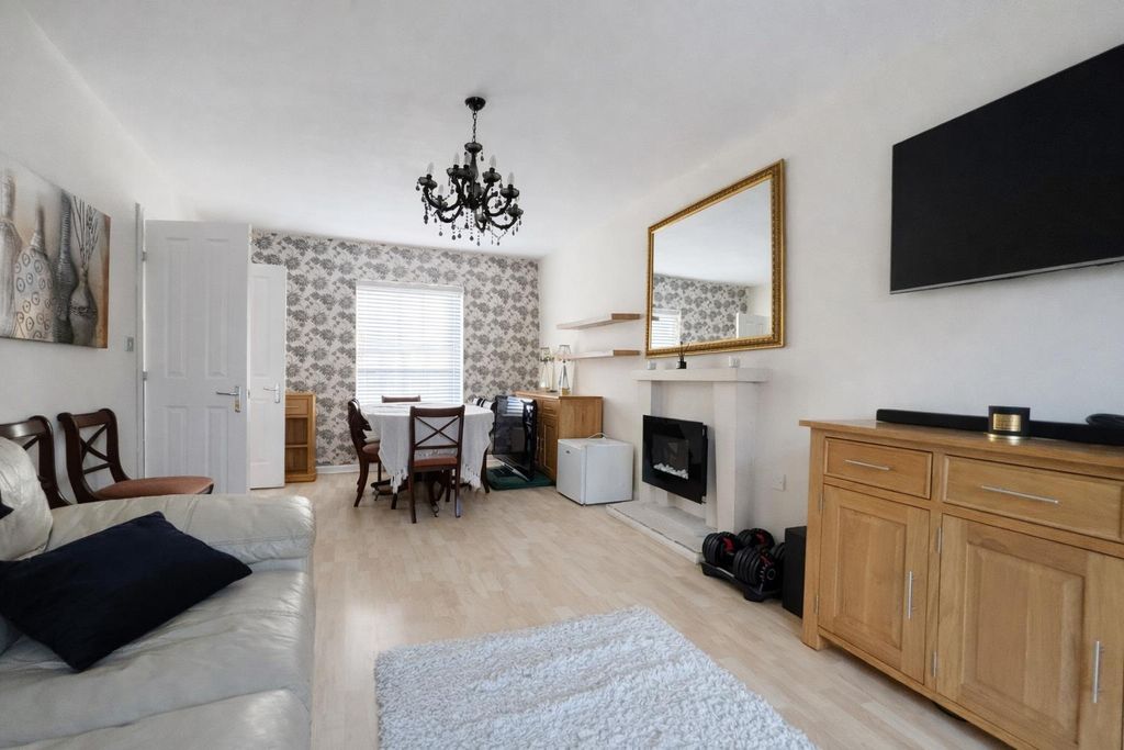 Property photo 3 of 13 12.Png