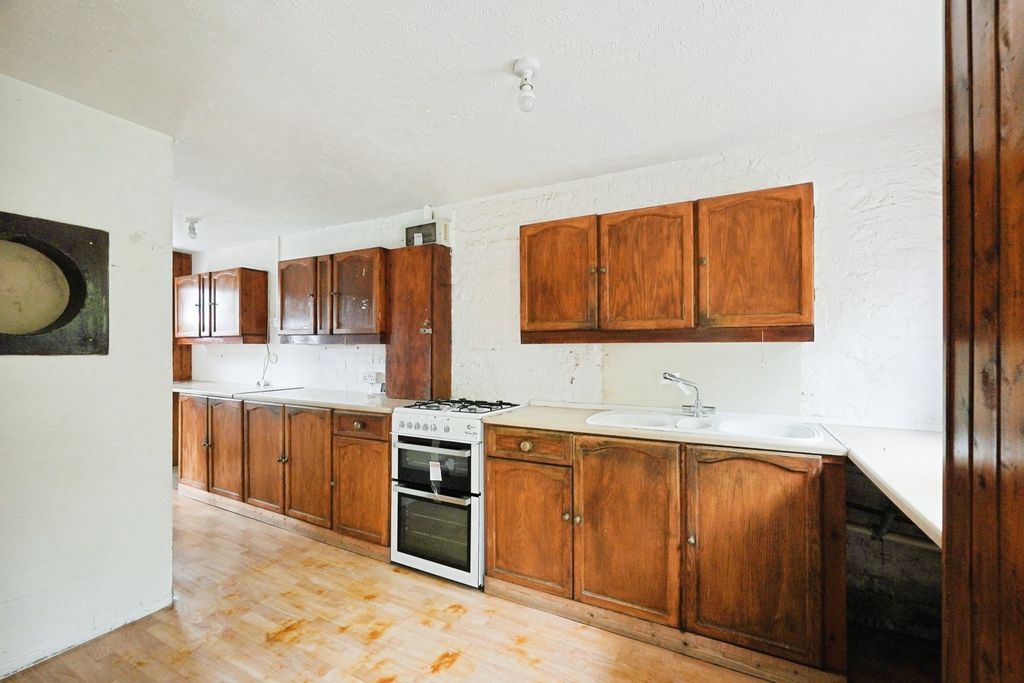 Property photo 3 of 17 Photo