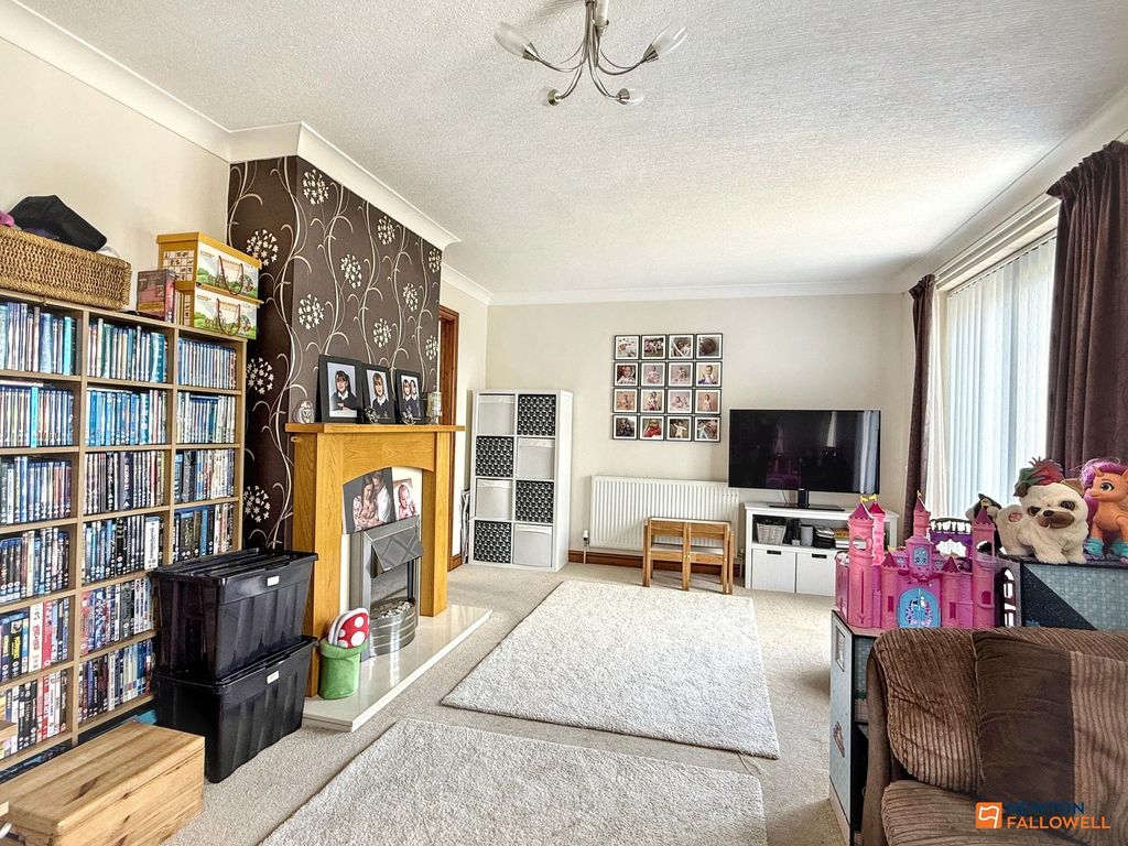 Property photo 3 of 25