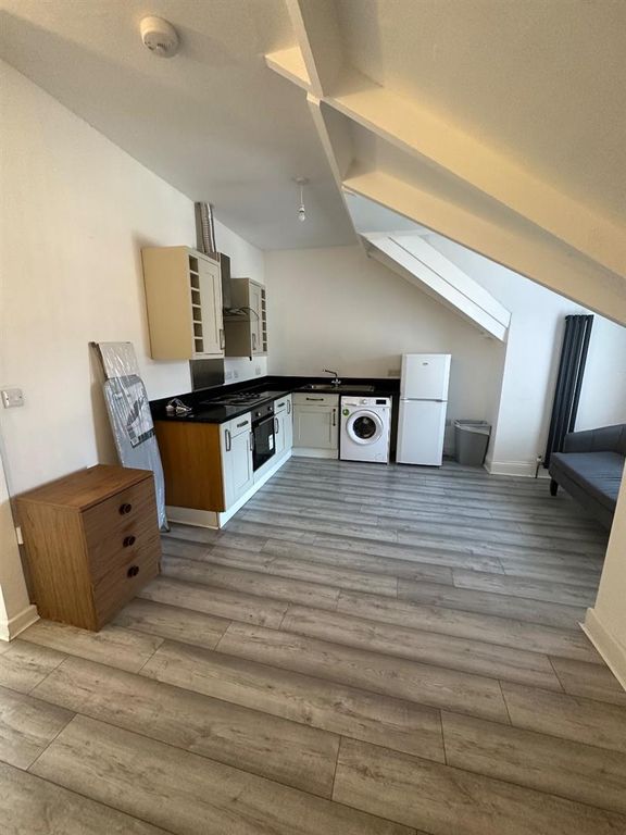 Property photo 3 of 8 Tempimagee7Bkyu.Jpg