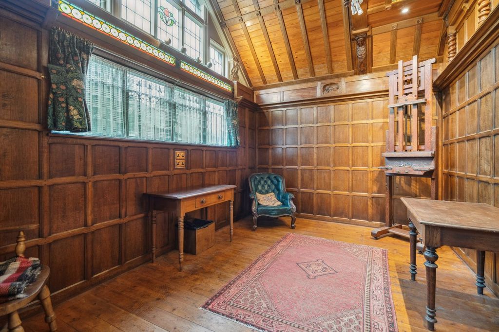 Property photo 2 of 8