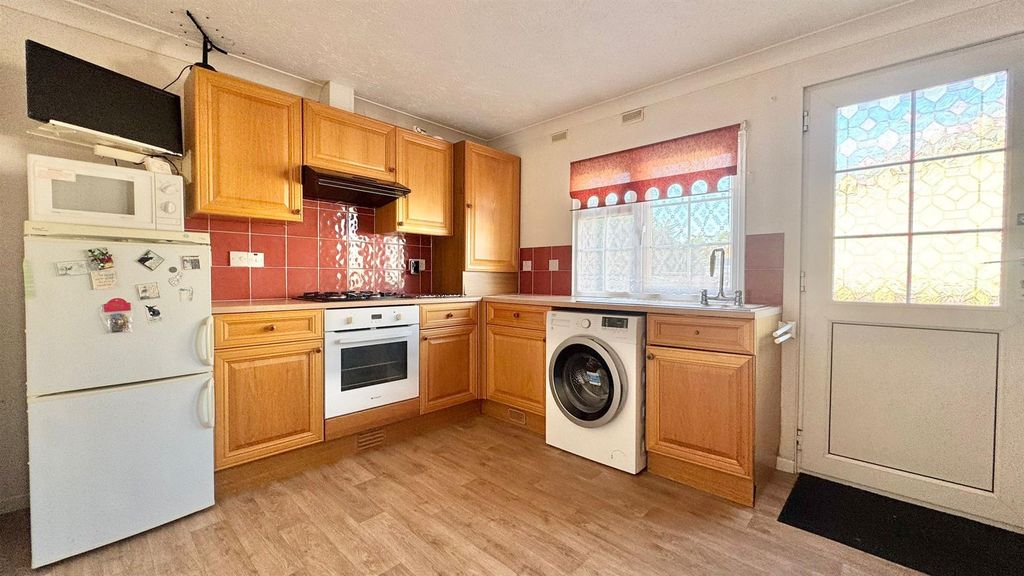 Property photo 3 of 14