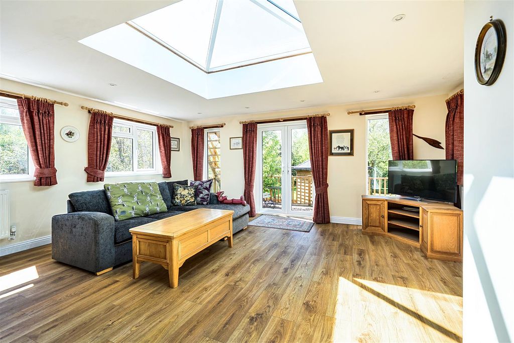 Property photo 2 of 25 Sitting Room