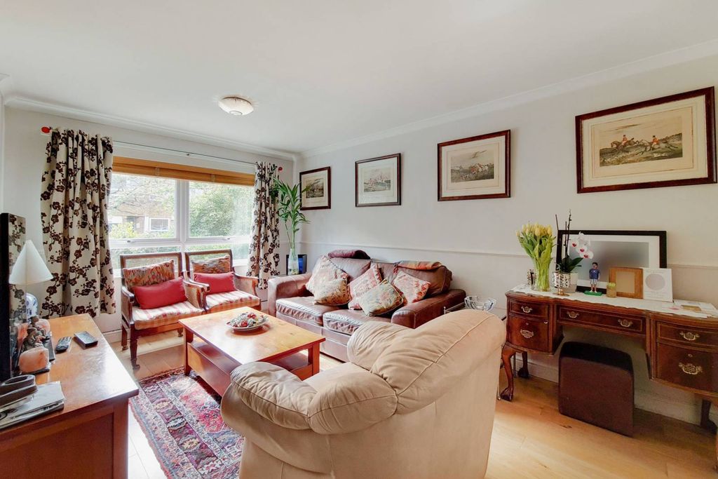 Property photo 2 of 9