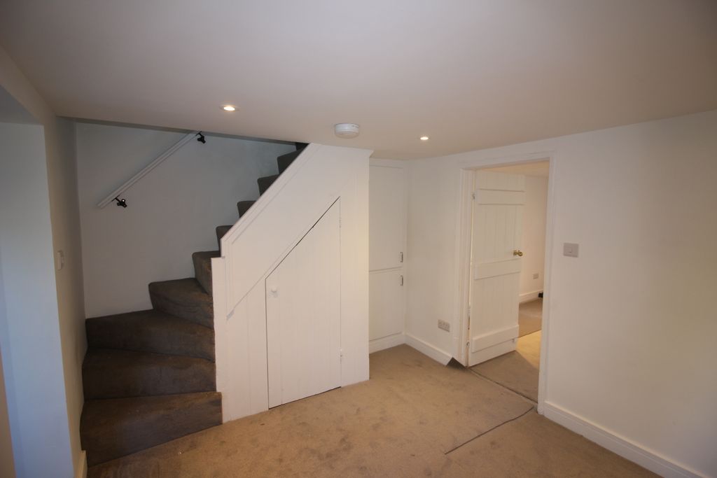 Property photo 3 of 9 66 Elstree Road Midd