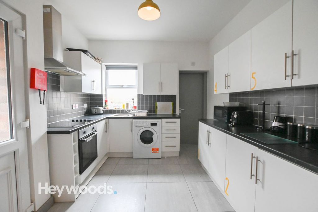 Property photo 2 of 20 2