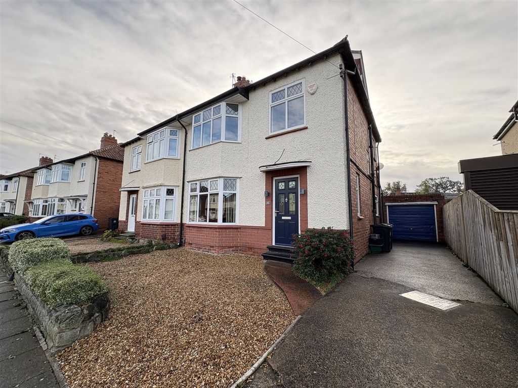 Property photo 1 of 19 Externally
