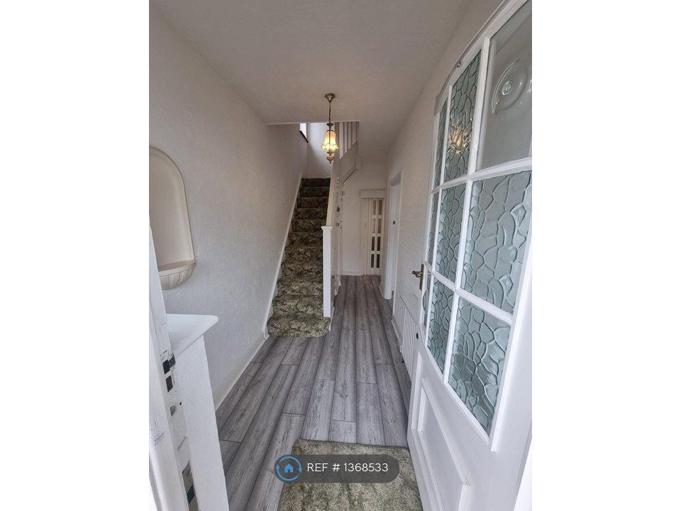 Property photo 2 of 27