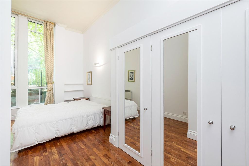 Property photo 3 of 12 Bedroom