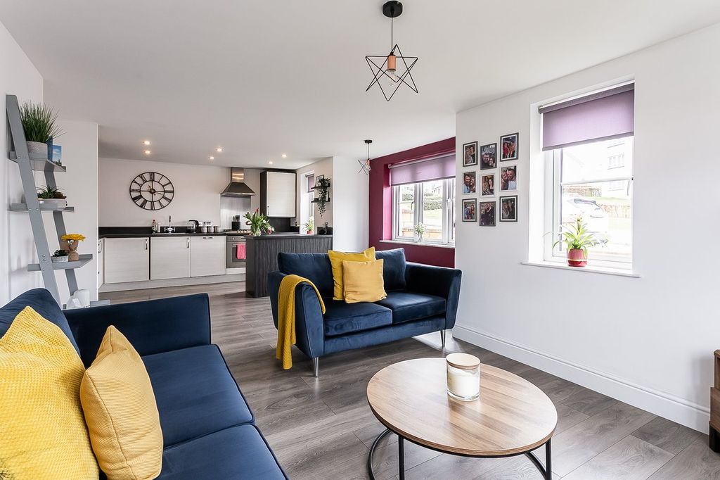 Property photo 3 of 23