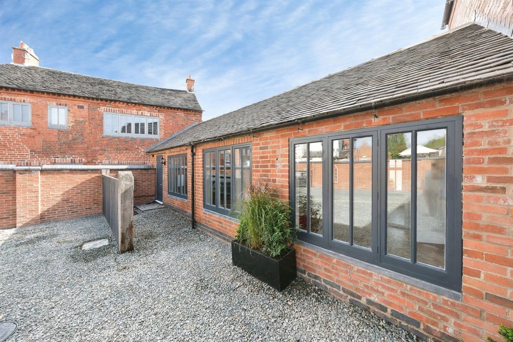 Property photo 1 of 47