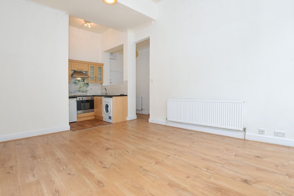 Property photo 2 of 6 Picture No. 09