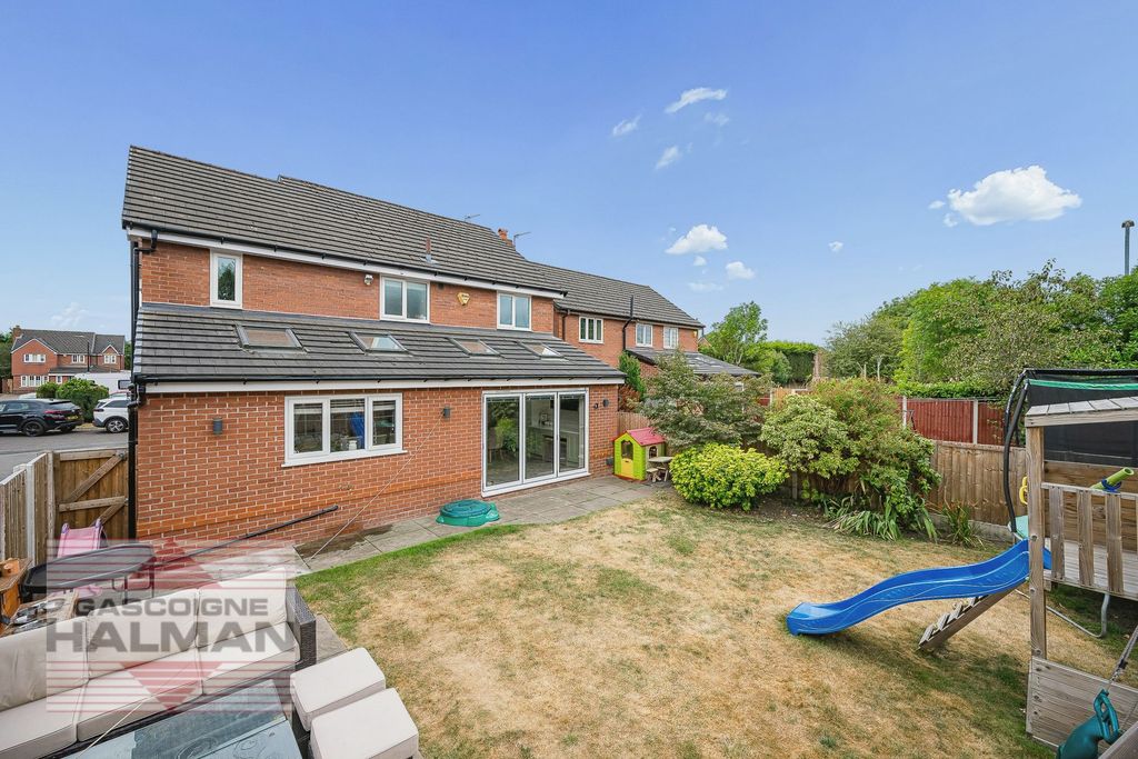 Property photo 2 of 35