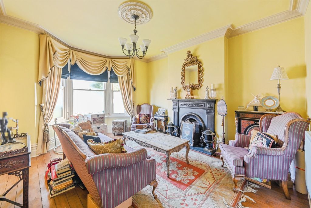 Property photo 3 of 17