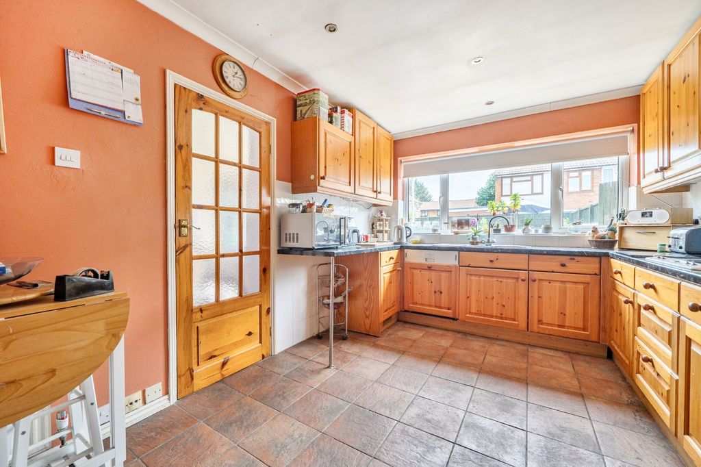 Property photo 2 of 19 Kitchen
