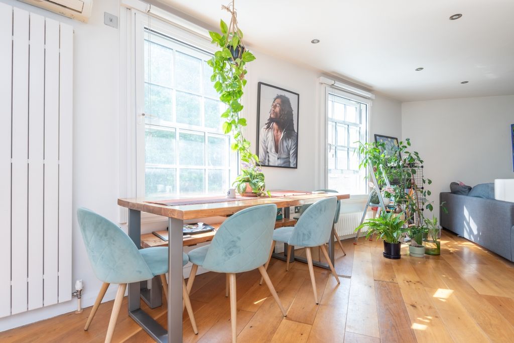 Property photo 3 of 18 06-5_Doyce_St_Se1...