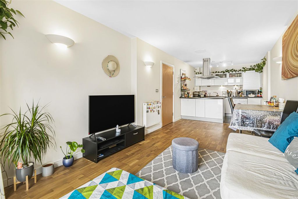 Property photo 2 of 11 10_34945.Jpg