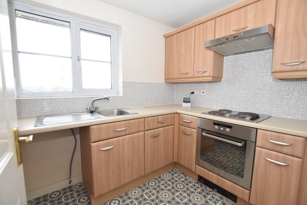 Property photo 3 of 6 Kitchen.Jpg