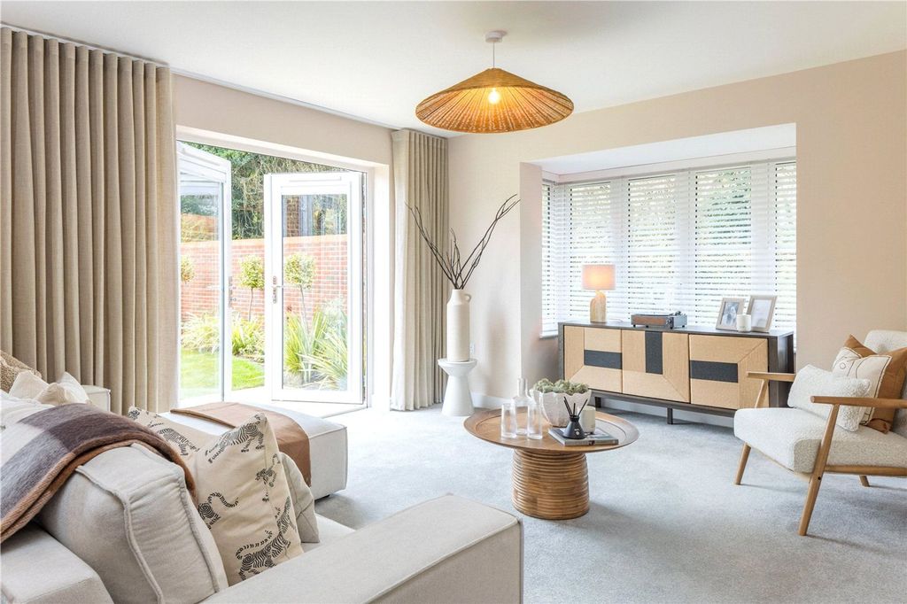 Property photo 3 of 20 Show Home