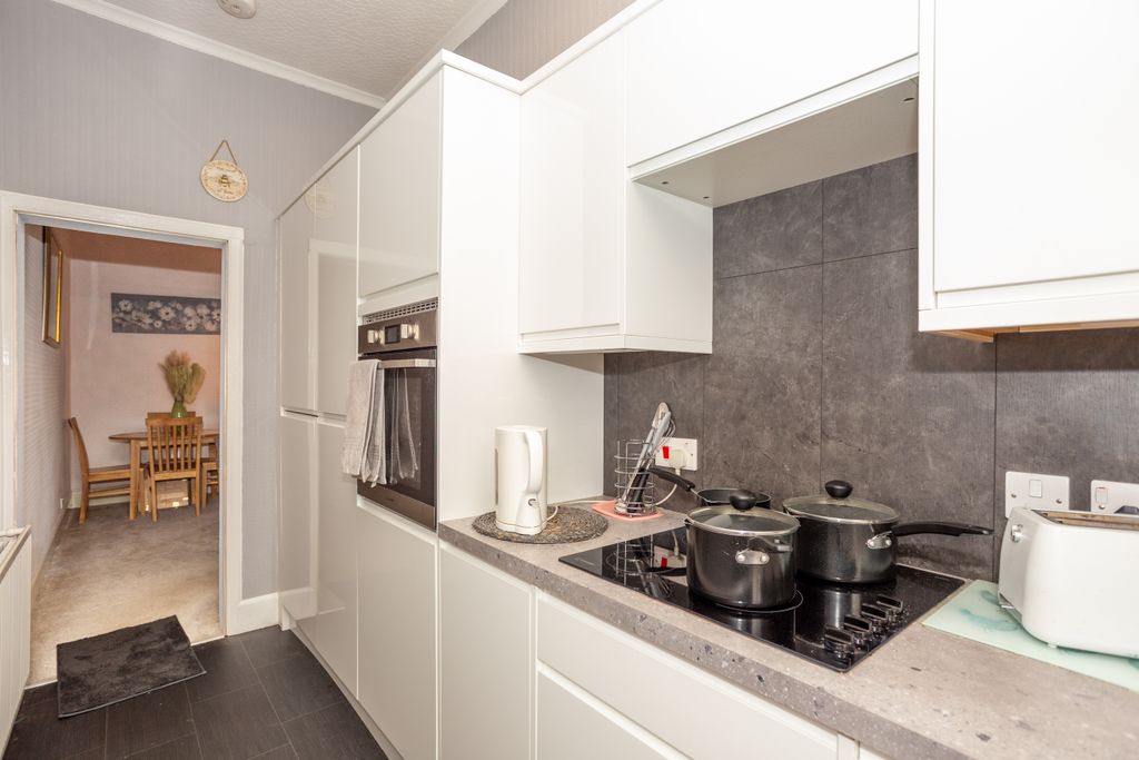 Property photo 2 of 23 Kitchen &amp; Lounge/Diner