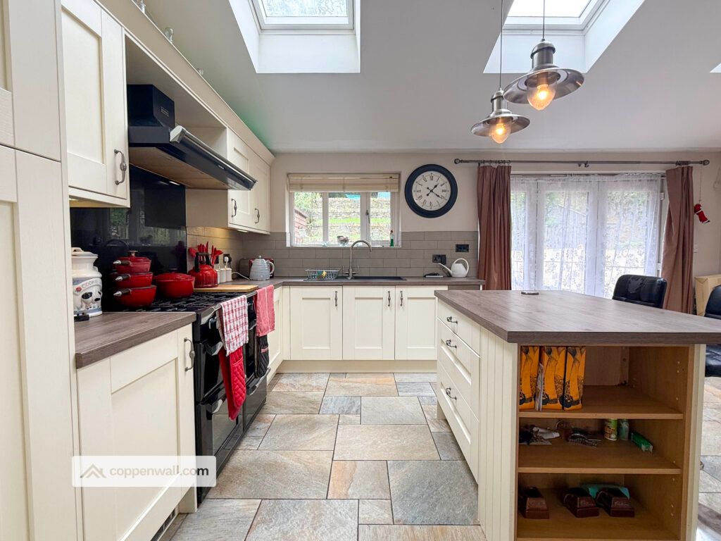 Property photo 2 of 33