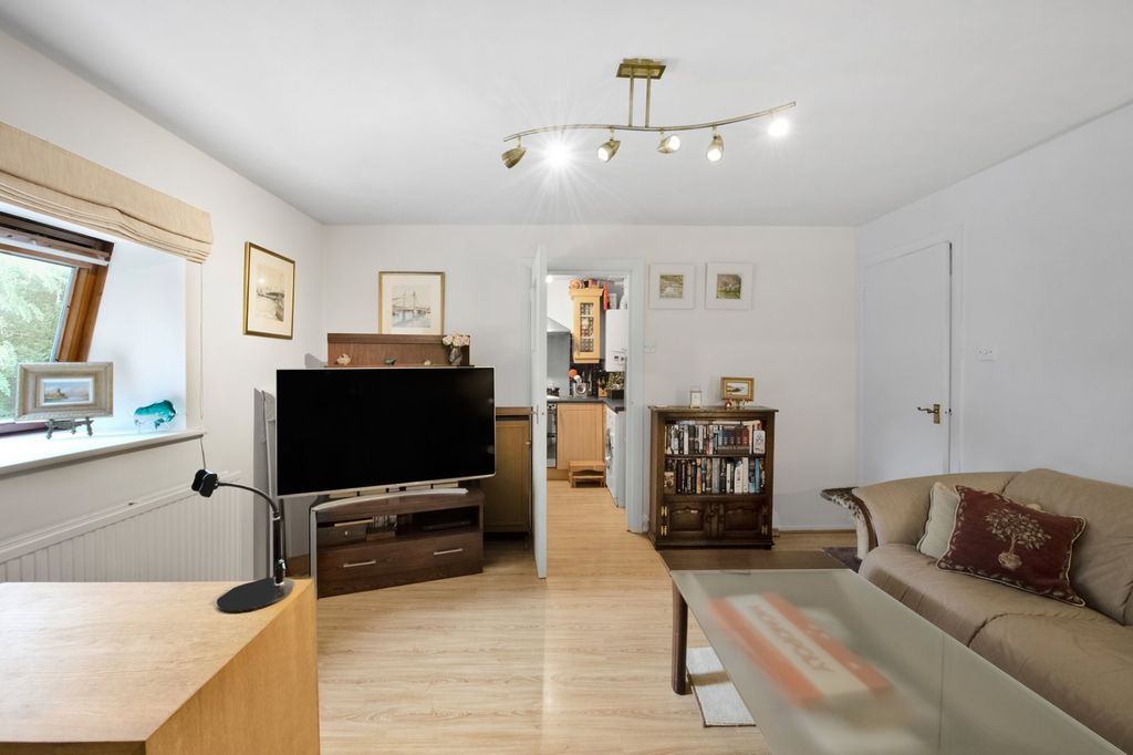 Property photo 3 of 11