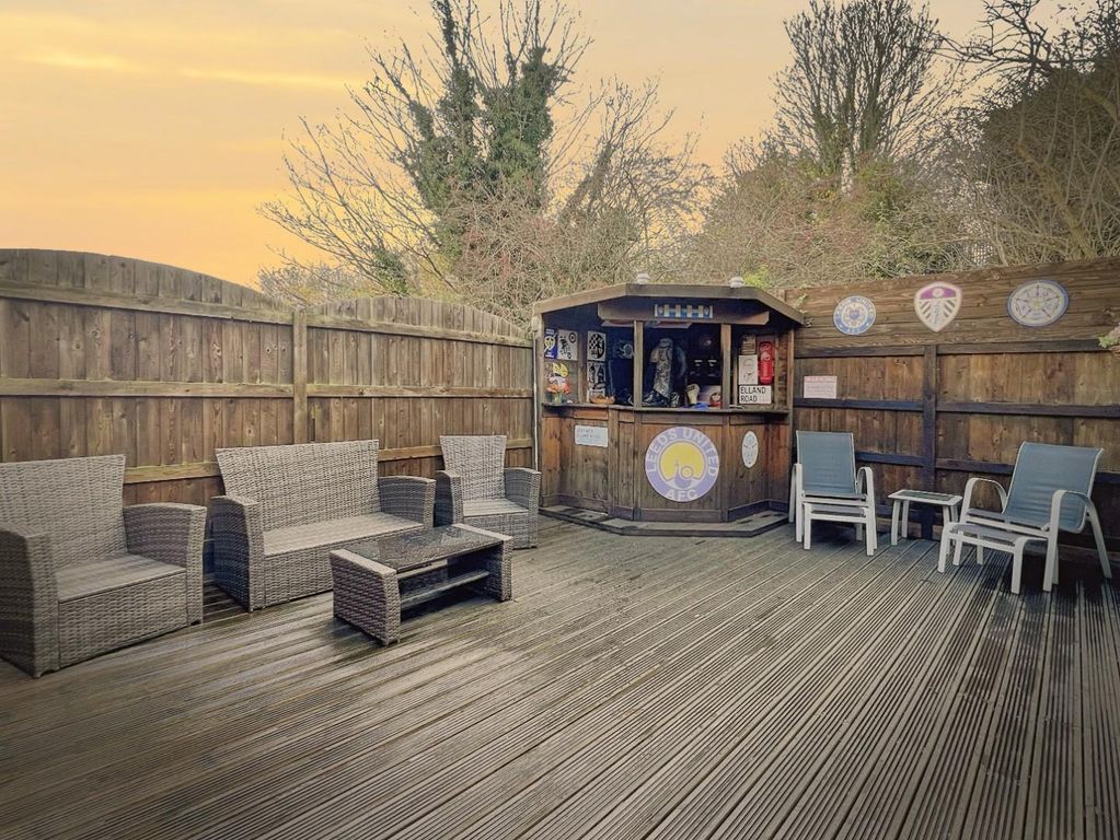 Property photo 3 of 28 Bar Area