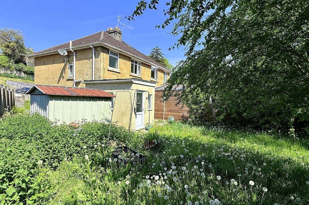 Property photo 3 of 12