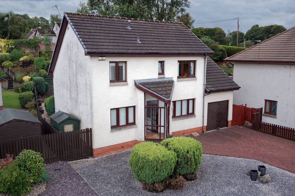 Property photo 1 of 27