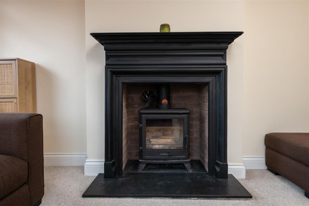 Additional image 10 of 2 bed semi-detached house for saleNutley Lane, Reigate RH2