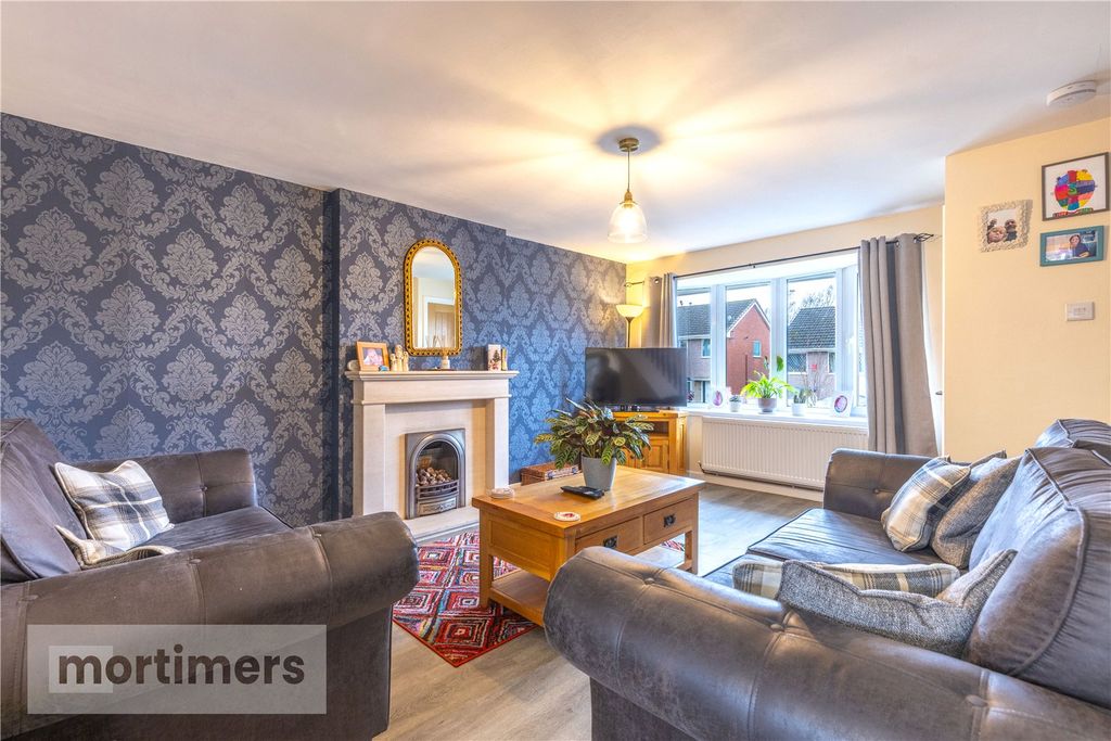 Property photo 2 of 18 Living Room