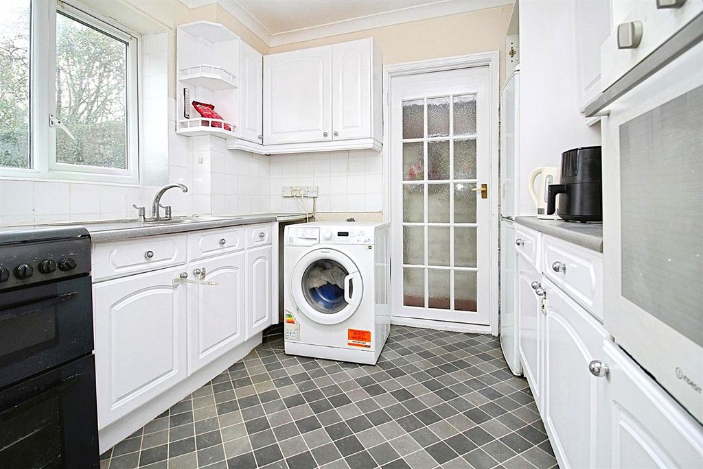 Property photo 2 of 12 Kitchen