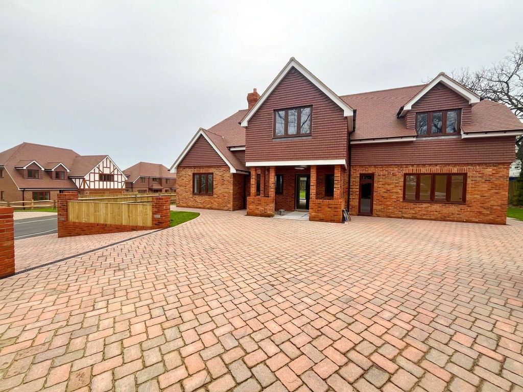 Property photo 2 of 24 Picture No. 02