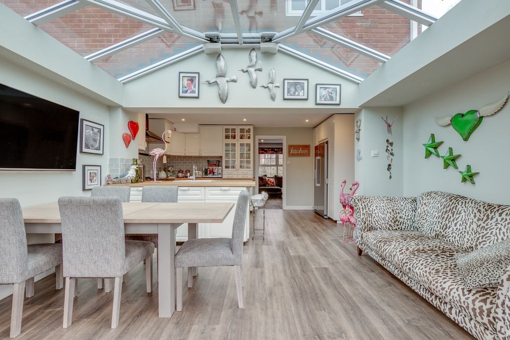 Property photo 2 of 19 4805144