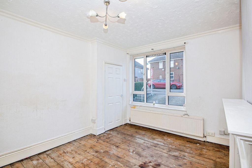 Property photo 3 of 11 Pbox-Img.Jpg