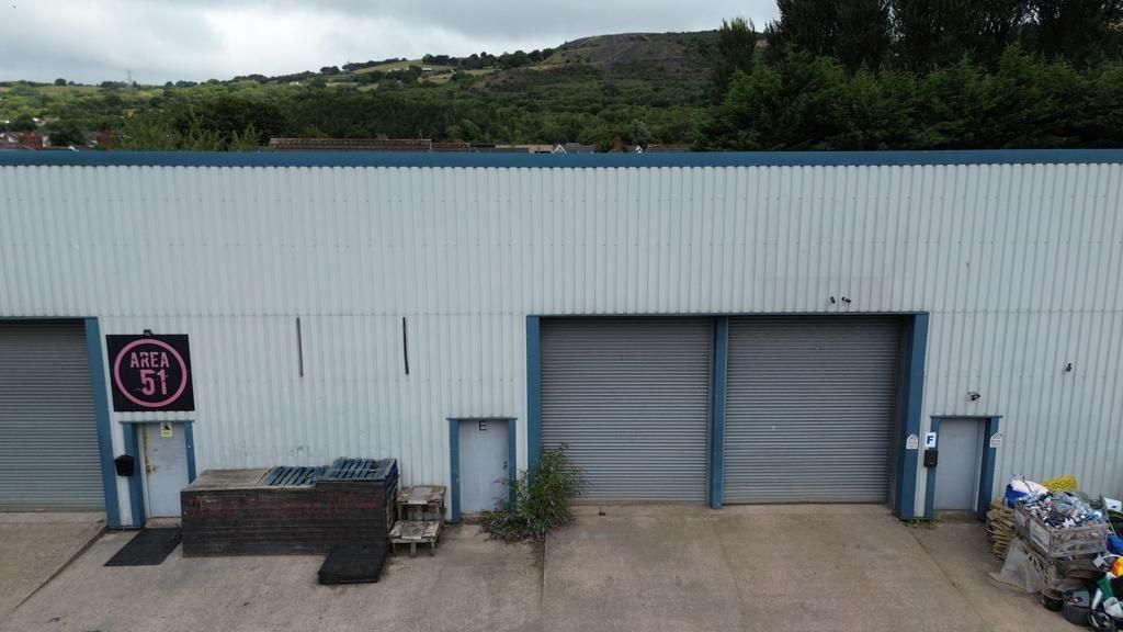 Property photo 3 of 6 Photo 4