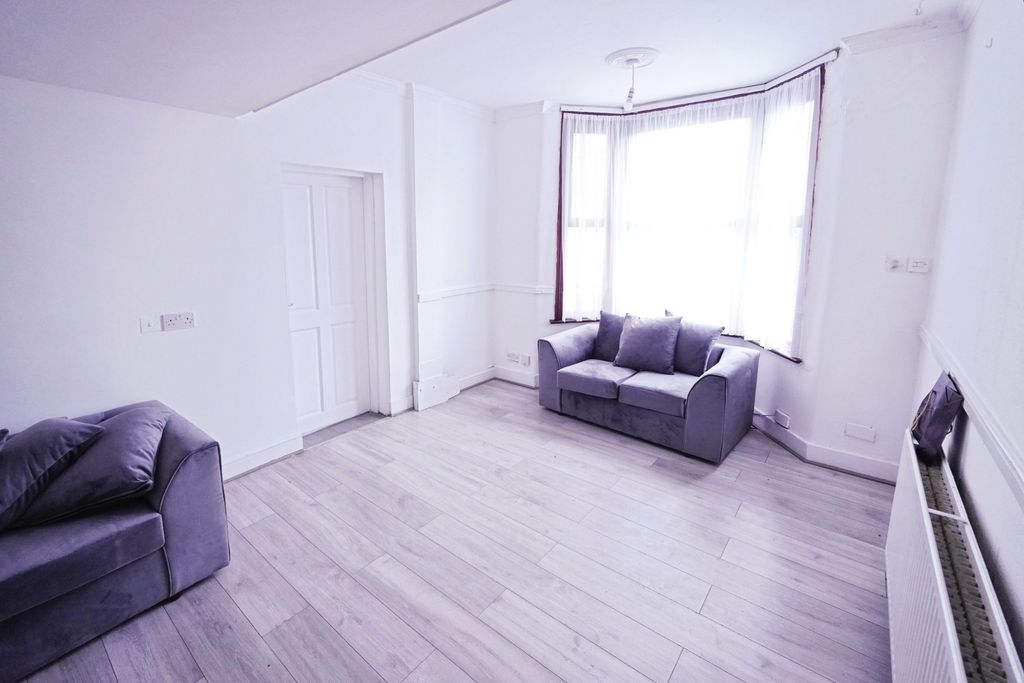 Property photo 1 of 18 Pbox-Img.Jpg