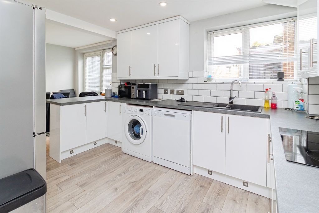 Property photo 2 of 23