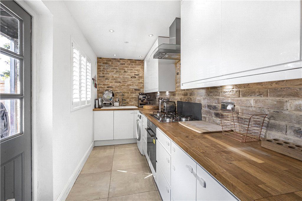 Property photo 2 of 14 Kitchen
