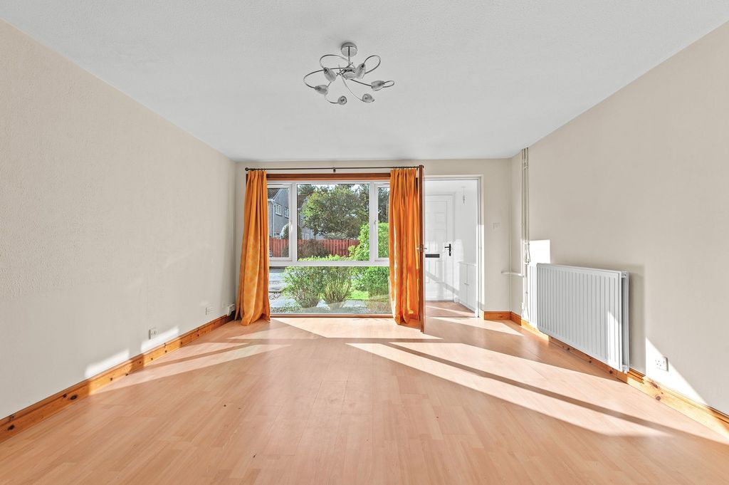 Property photo 3 of 18