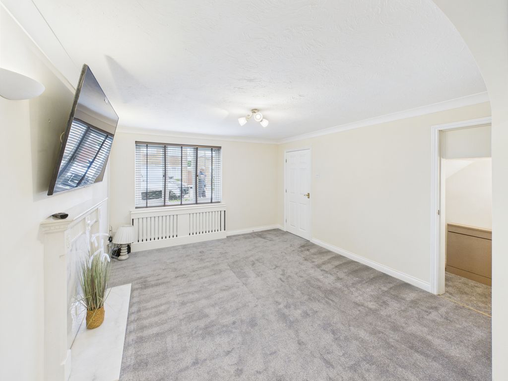 Property photo 3 of 18