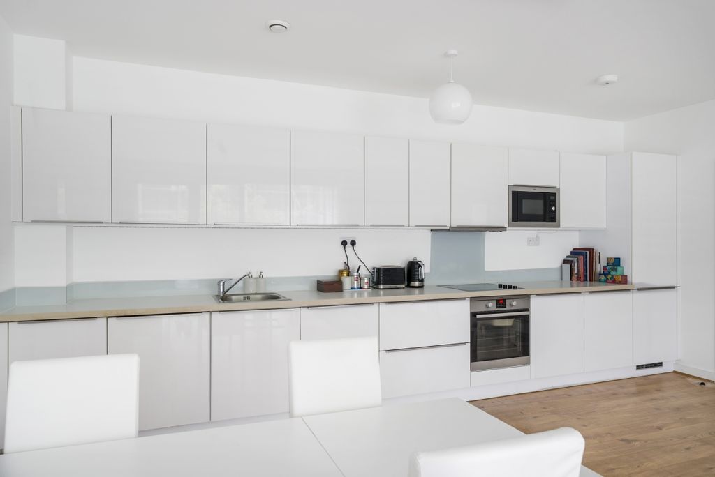 Property photo 1 of 15 980105 (5)