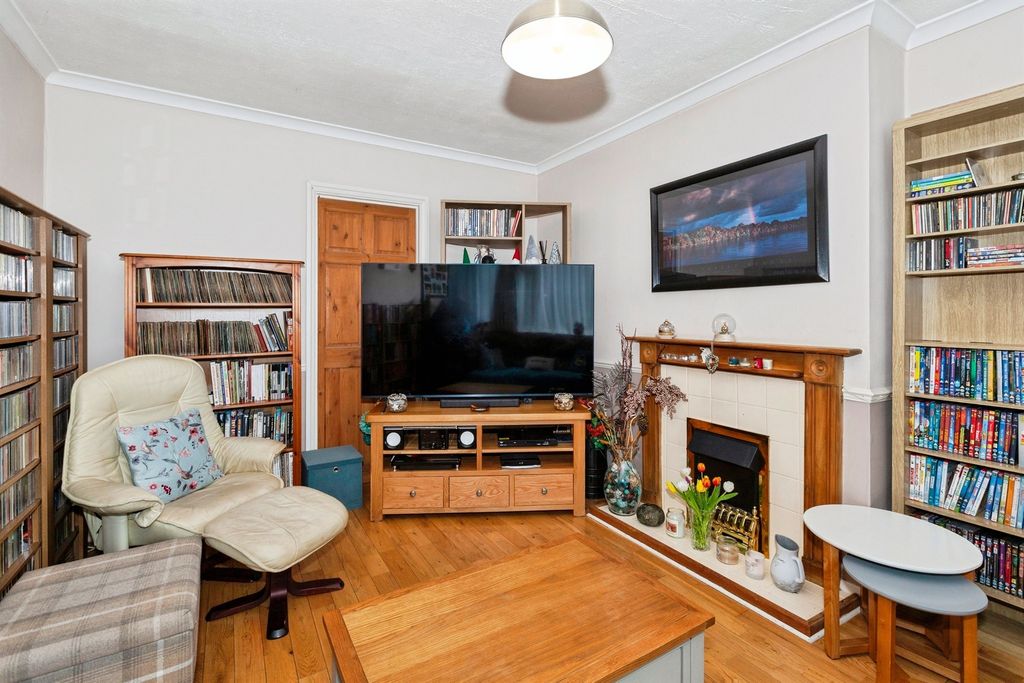Property photo 3 of 15