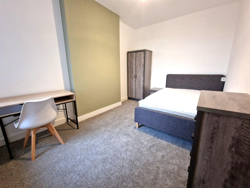 Property photo 2 of 10 Room 2 Rear Ff.Jpg