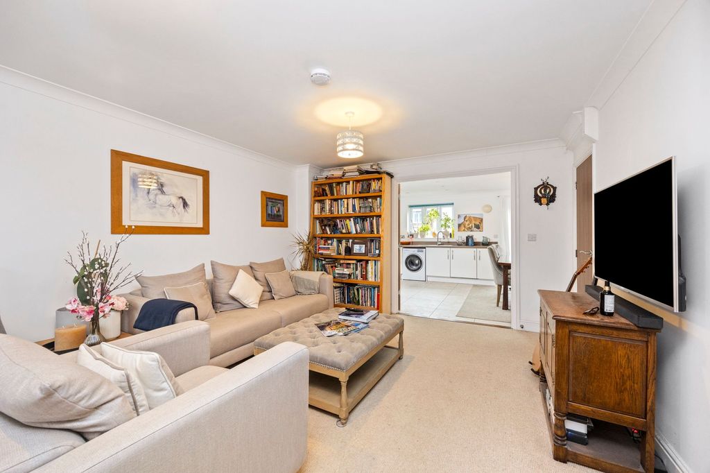 Property photo 3 of 20 Living Room